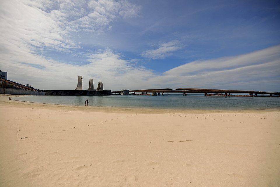 Kiss Bridge (Cau Hon)