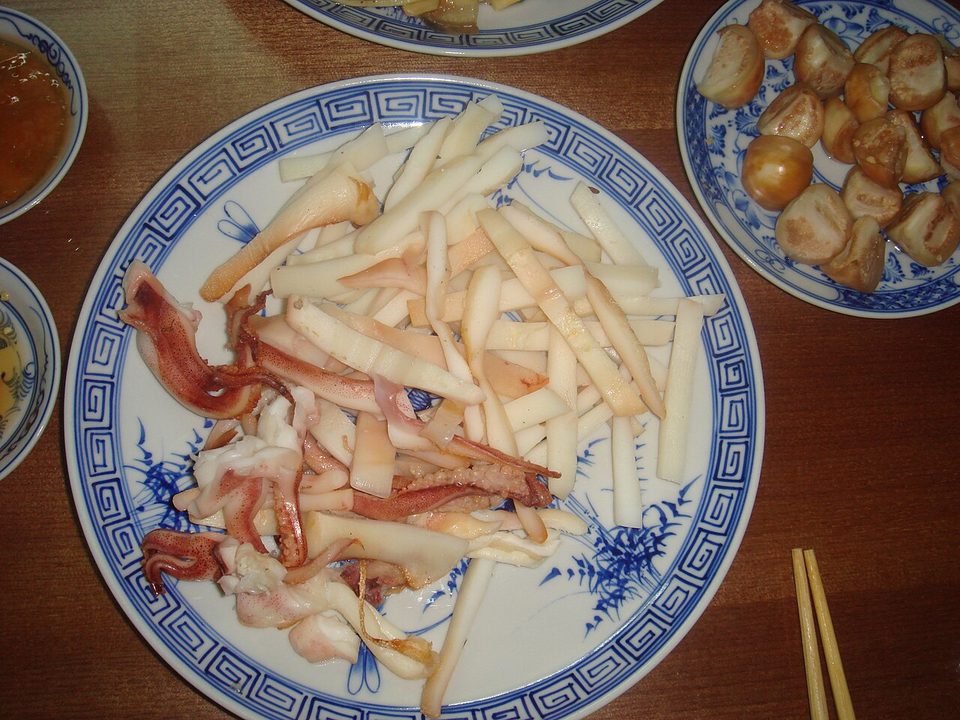 Dried seafood and mực một nắng (one-sun squid)